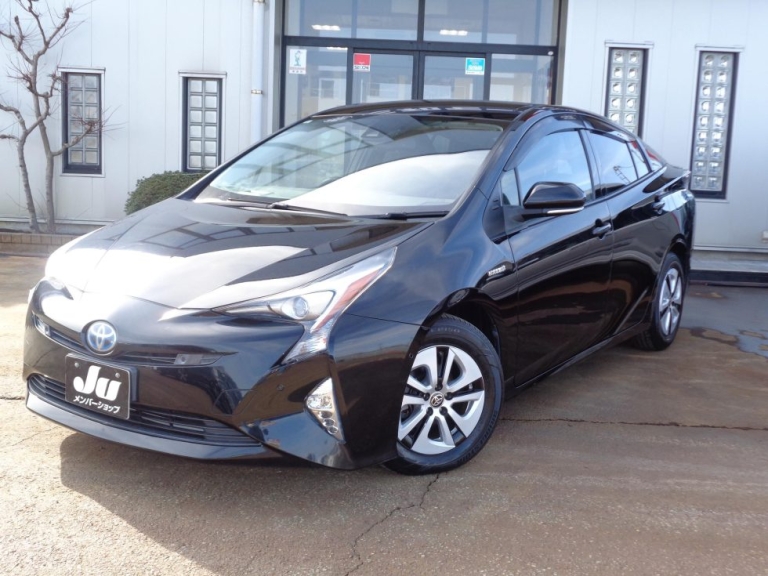 トヨタ プリウス